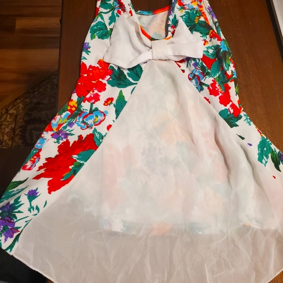 Peplum Style Sheer Back Tank - Picture 2 of 4